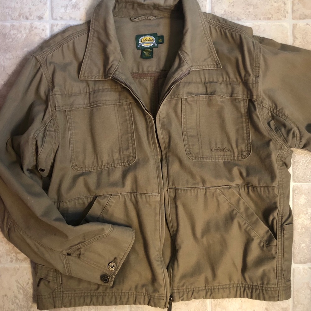 Men’s Cabela’s medium-weight jacket - Large